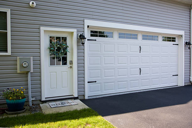 24/7 Emergency Garage Door Panel Replacement experts in Cadillac, MI